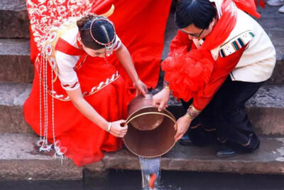 Wedding planner reviving Naxi traditions in Lijiang