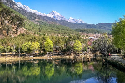 In the shadow of Yulong Snow Mountain: Yuhu Village